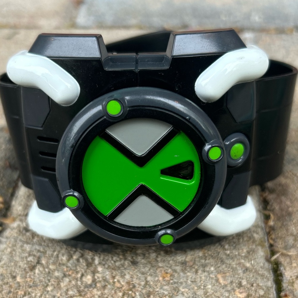 Ben 10 Omnitrix watch FX Lights Sounds Bandai 2006